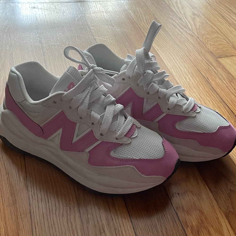 New Balance Women's Sneakers in Pink and White